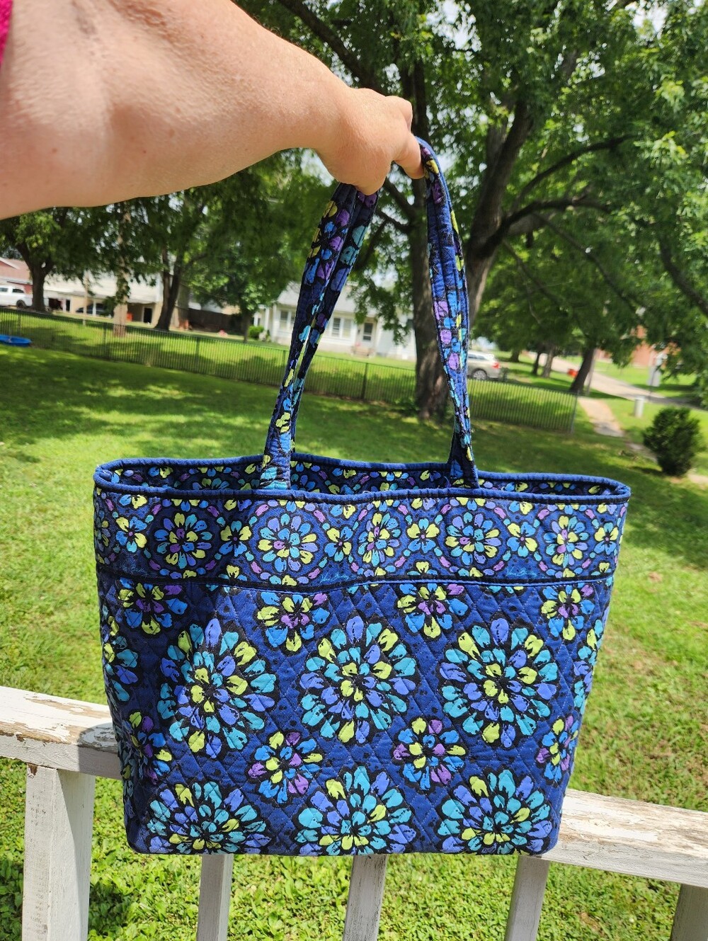 Vera Bradley Large Quilted Tote Bag In Retired Indigo Pop Pattern EUC